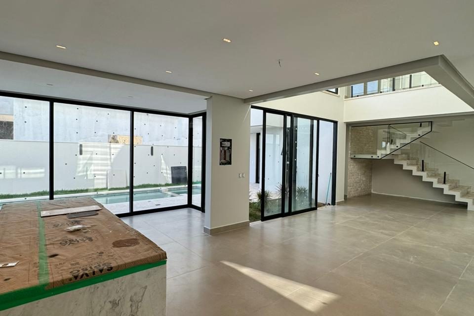 WhatsApp Image 2025-03-11 at 16.28.29 (1)