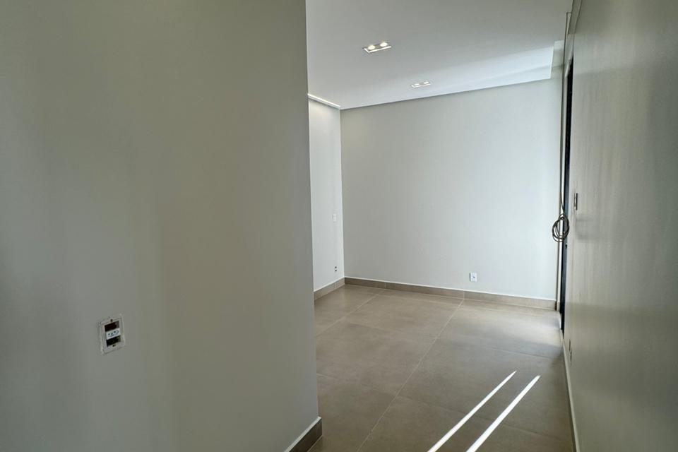 WhatsApp Image 2025-03-11 at 16.28.31 (1)